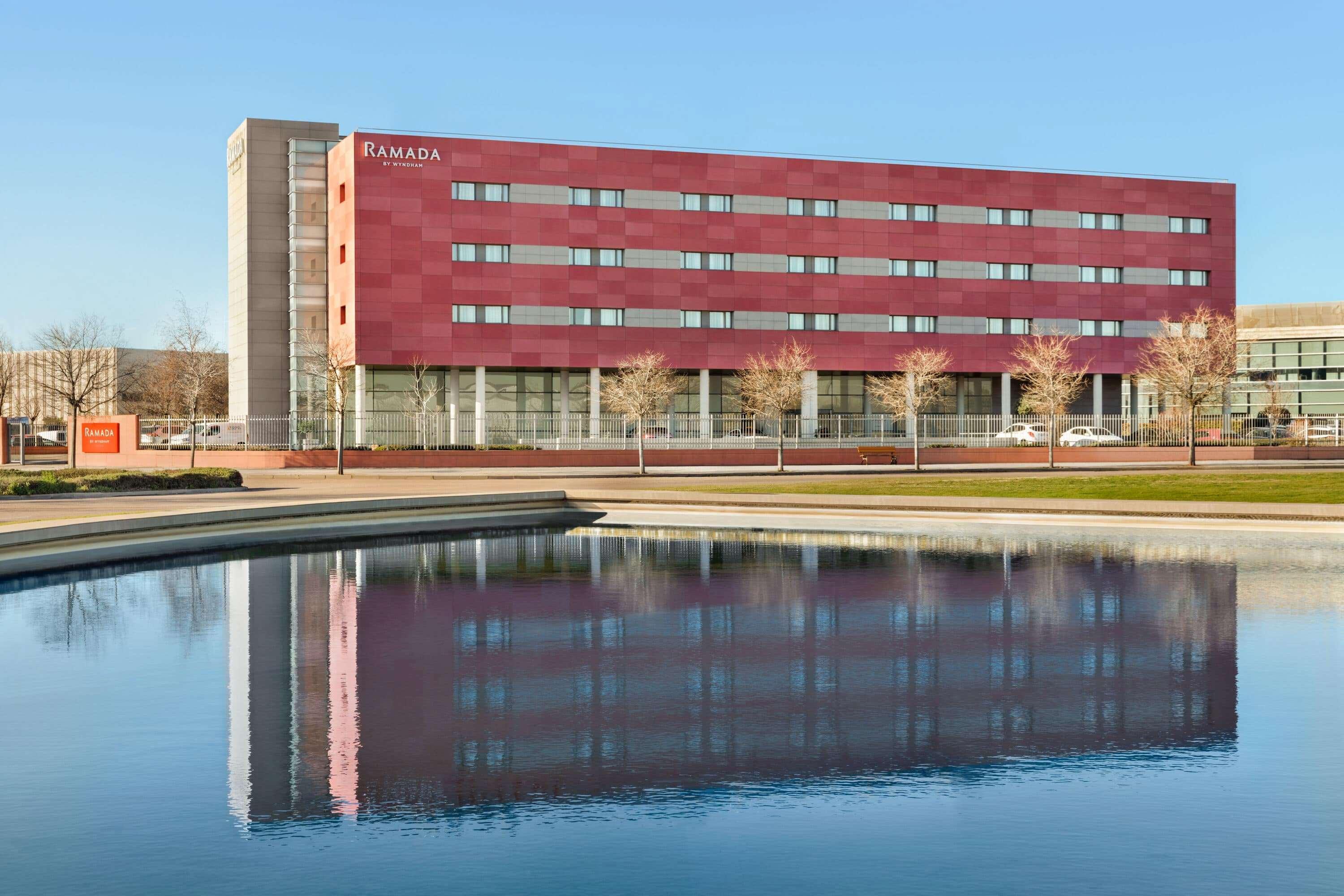 Ramada By Wyndham Madrid Getafe Ξενοδοχείο Εξωτερικό φωτογραφία