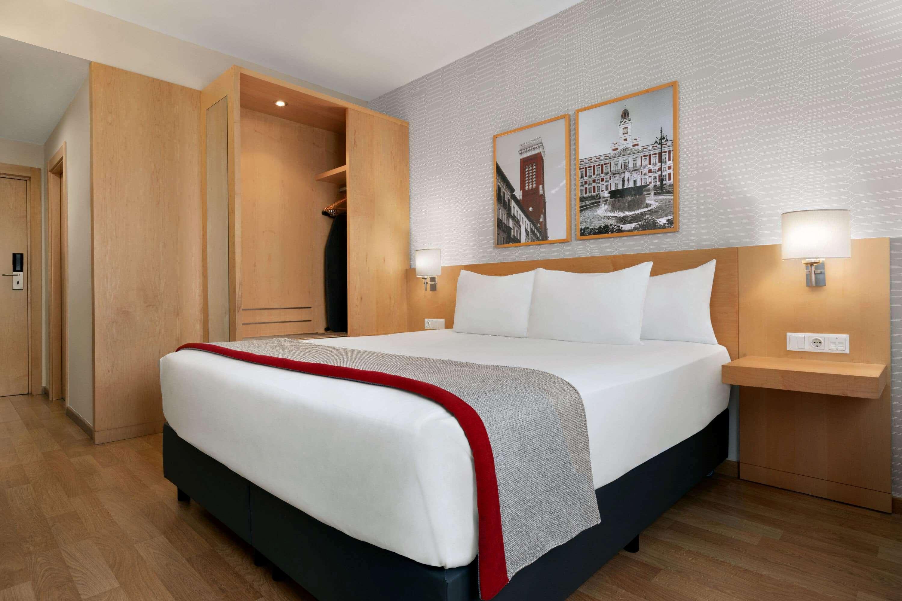 Ramada By Wyndham Madrid Getafe Ξενοδοχείο Εξωτερικό φωτογραφία