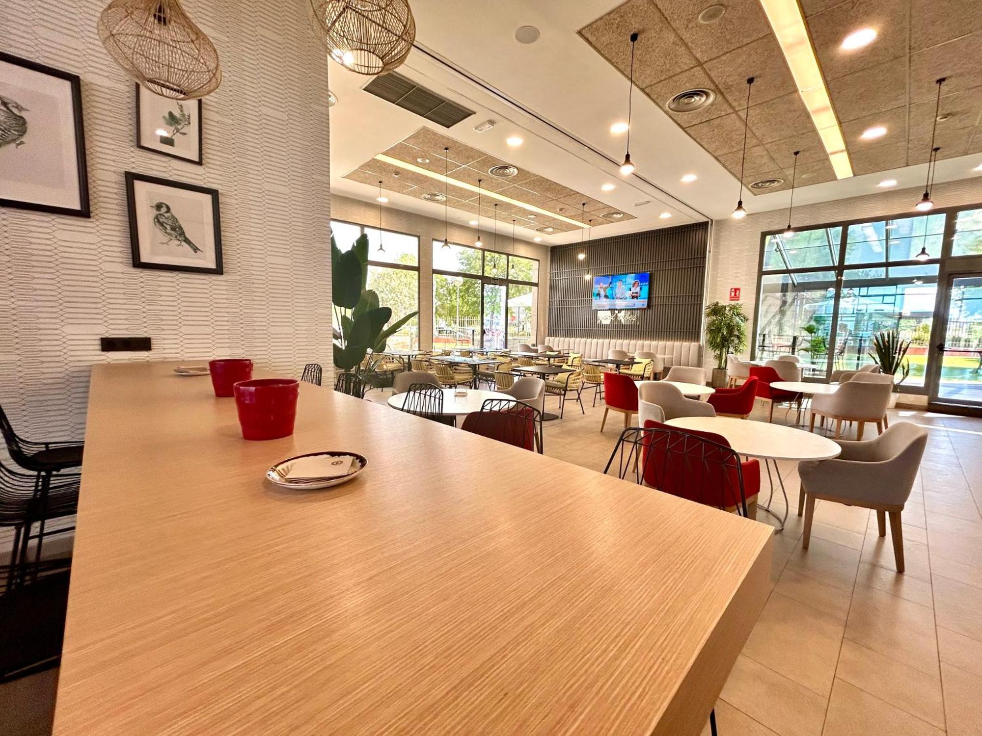 Ramada By Wyndham Madrid Getafe Ξενοδοχείο Εξωτερικό φωτογραφία