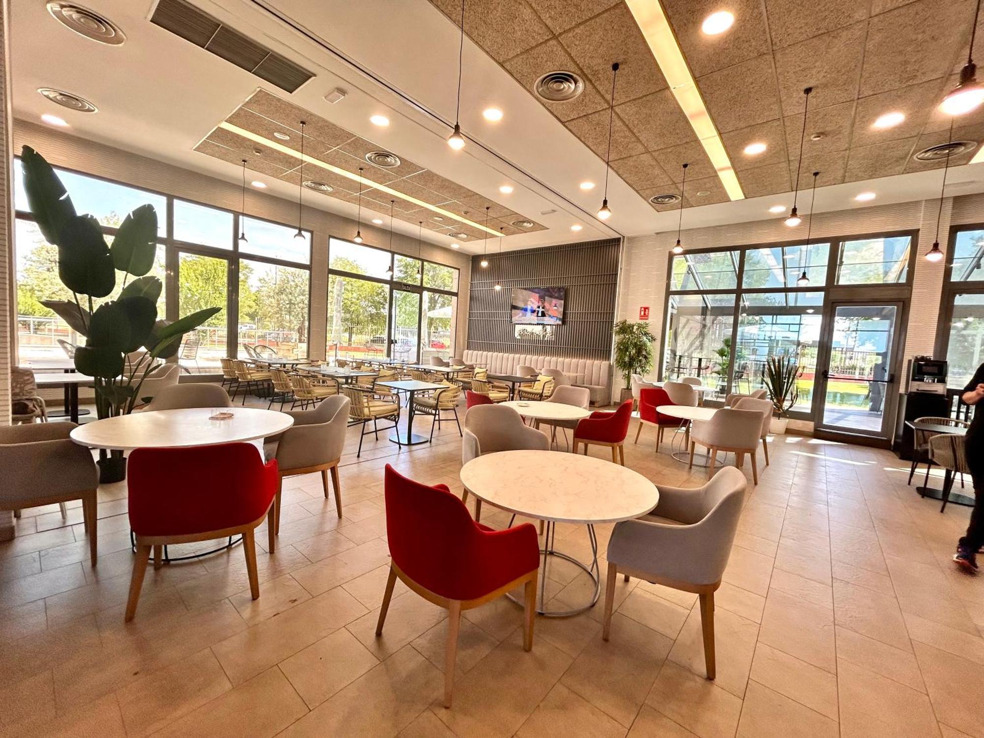 Ramada By Wyndham Madrid Getafe Ξενοδοχείο Εξωτερικό φωτογραφία