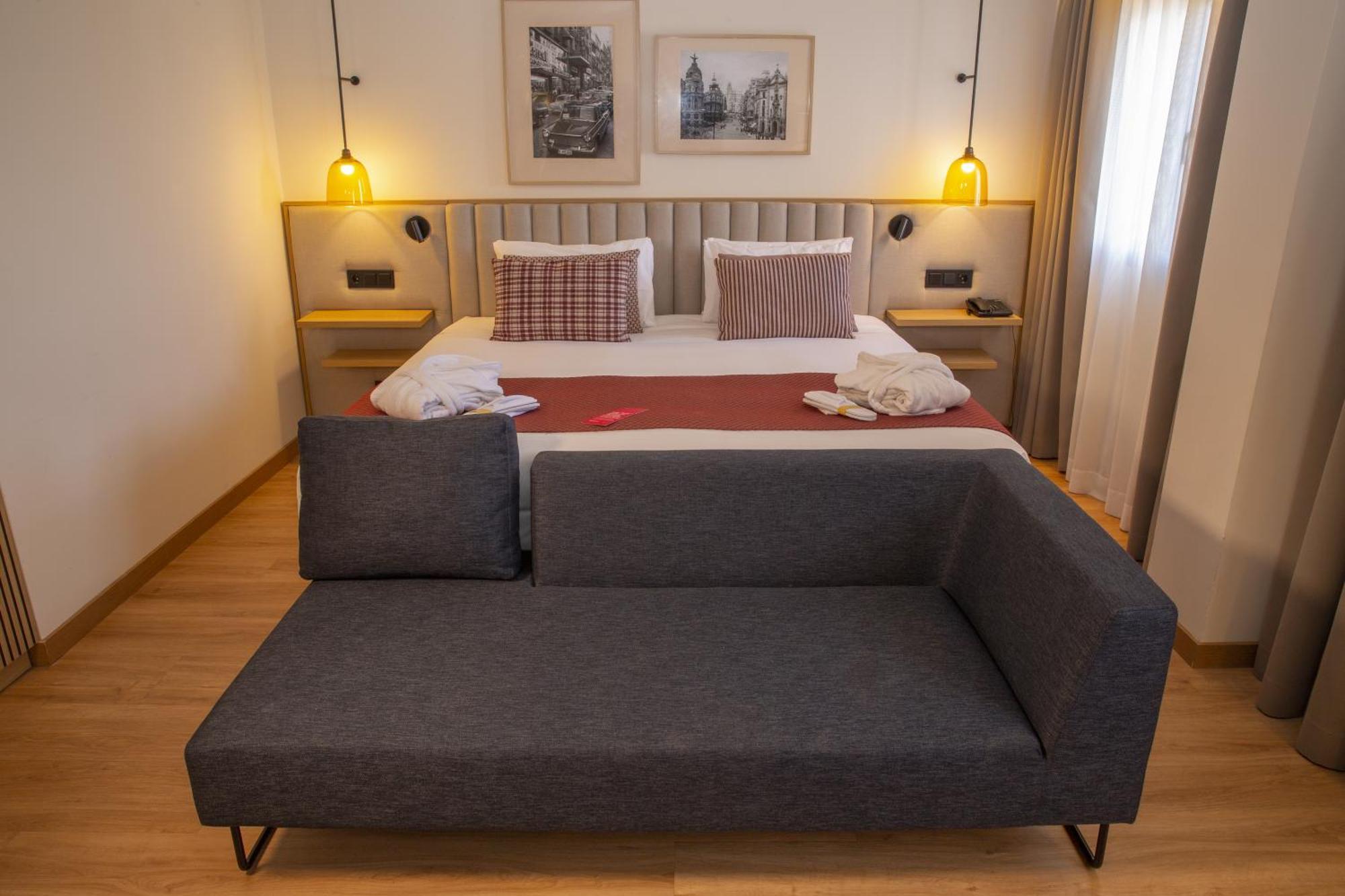 Ramada By Wyndham Madrid Getafe Ξενοδοχείο Εξωτερικό φωτογραφία
