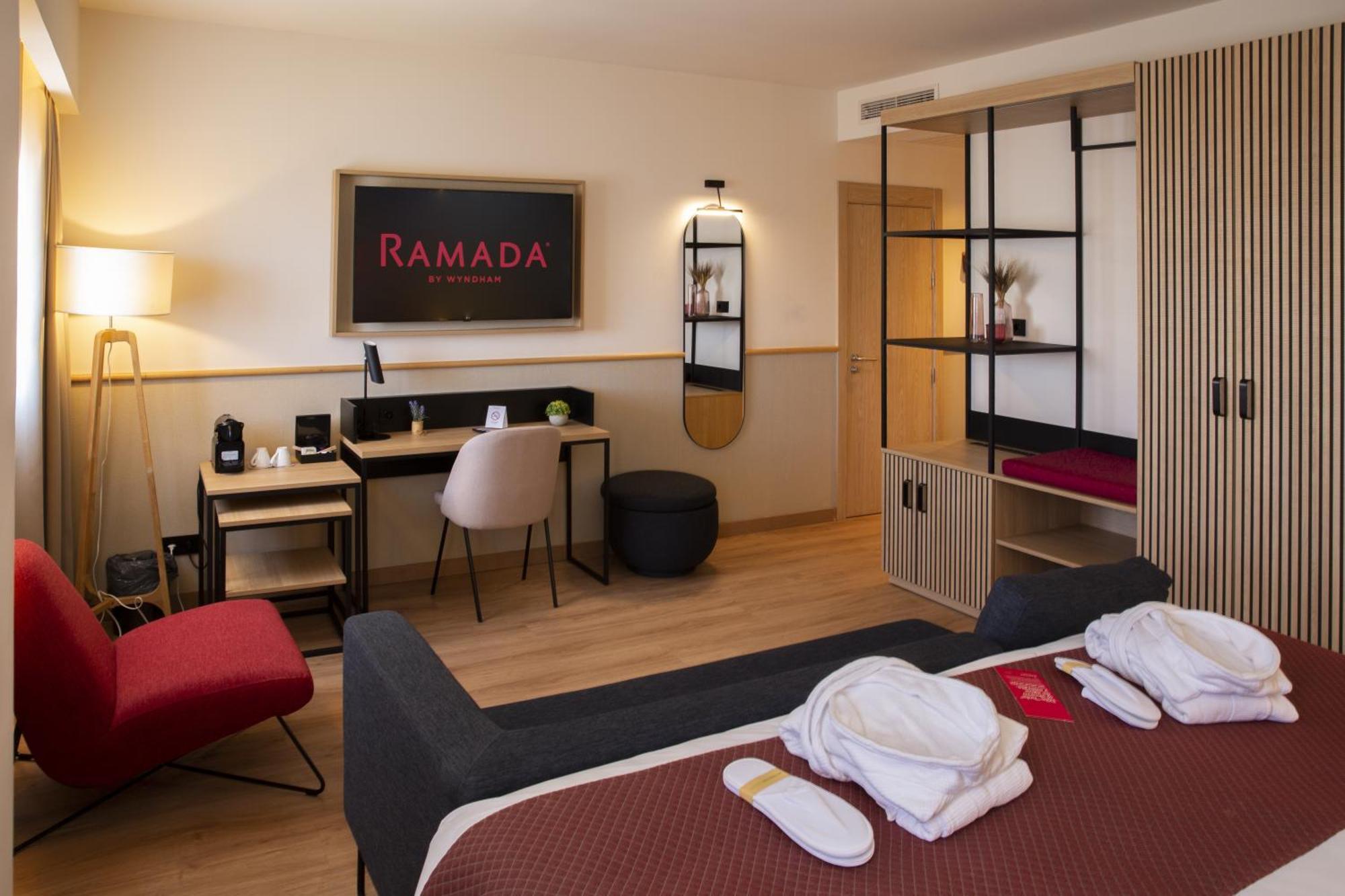 Ramada By Wyndham Madrid Getafe Ξενοδοχείο Εξωτερικό φωτογραφία