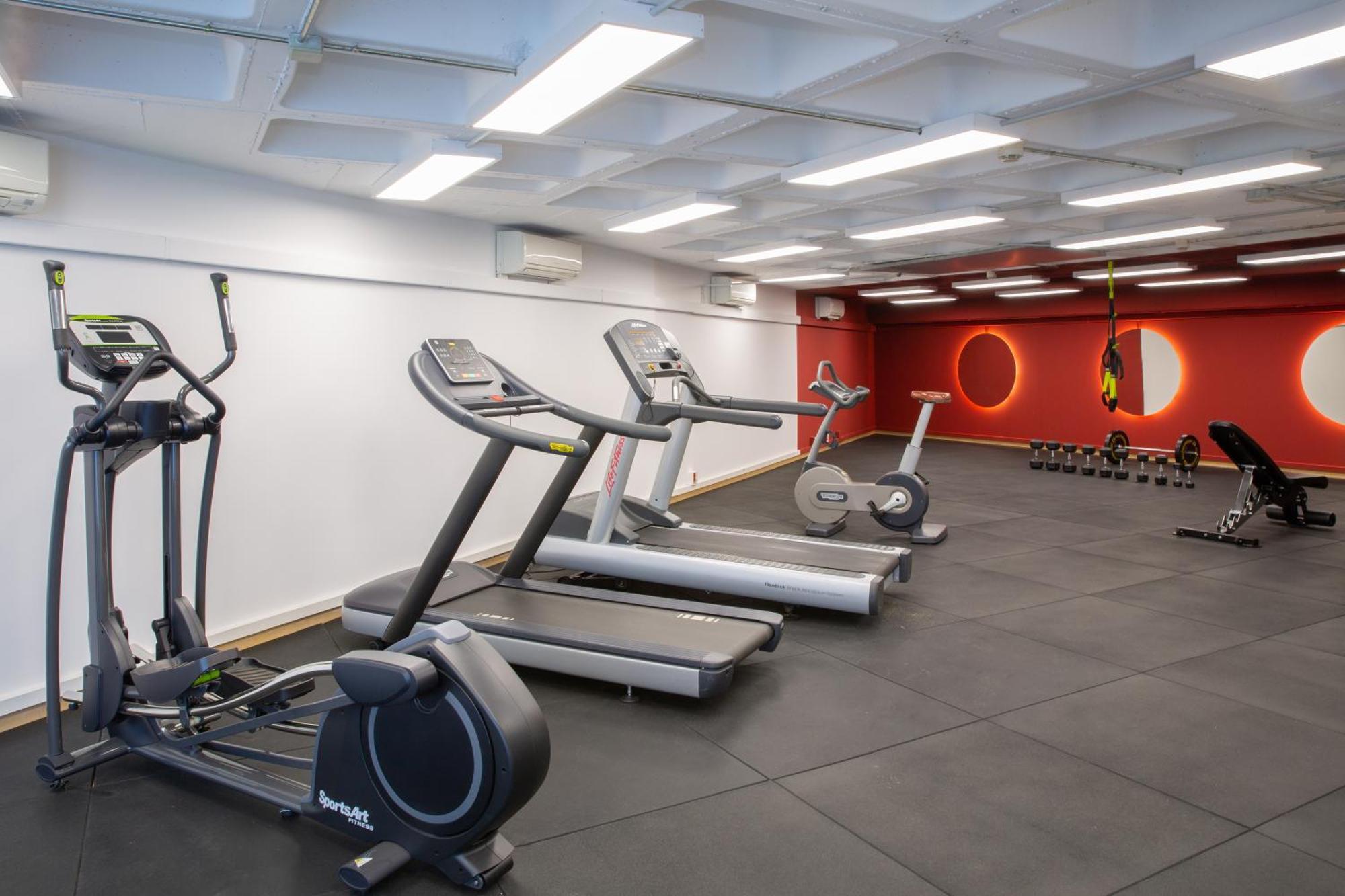 Ramada By Wyndham Madrid Getafe Ξενοδοχείο Εξωτερικό φωτογραφία