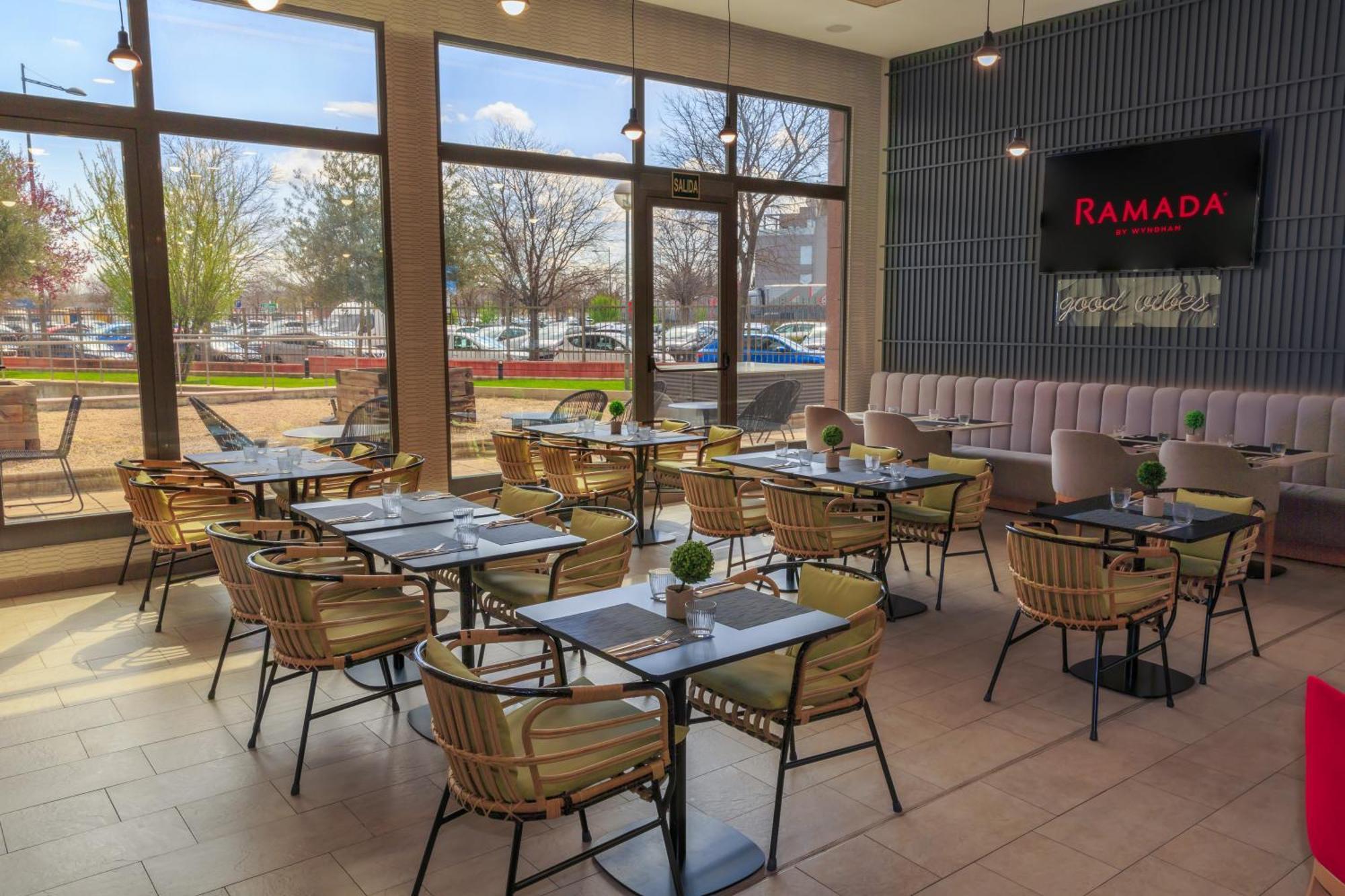 Ramada By Wyndham Madrid Getafe Ξενοδοχείο Εξωτερικό φωτογραφία